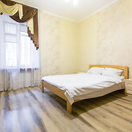 подобово біля площі ринок вулиця староєврейська 17 Leopoli