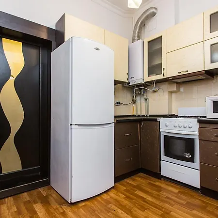 подобово біля площі ринок вулиця староєврейська 17 Leopoli