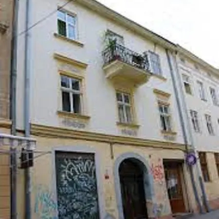 Apartment подобово біля площі ринок вулиця староєврейська 17 *