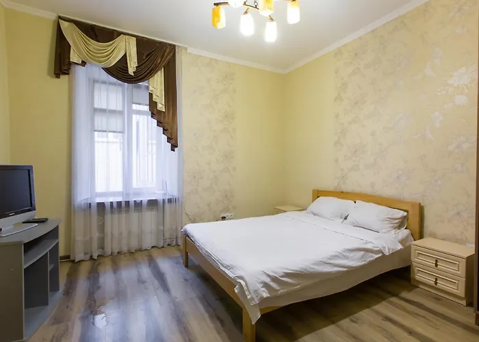 подобово біля площі ринок вулиця староєврейська 17 Διαμέρισμα *