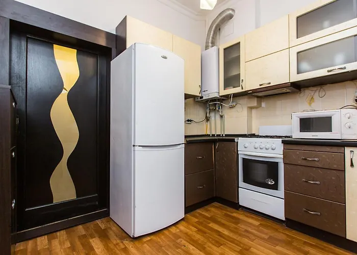 подобово біля площі ринок вулиця староєврейська 17 Lviv