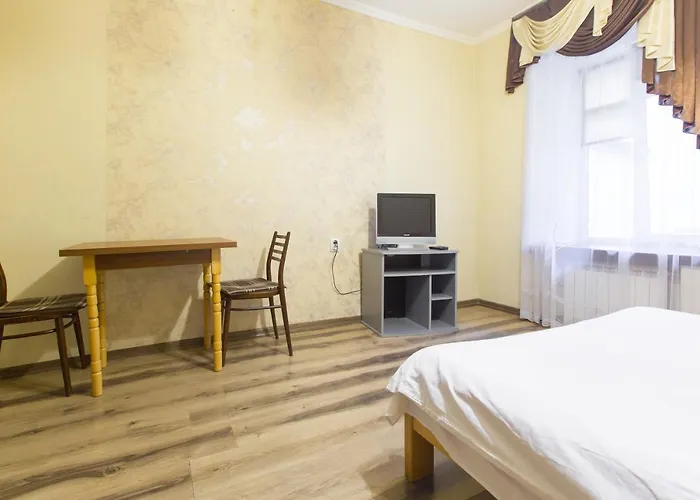 подобово біля площі ринок вулиця староєврейська 17 *